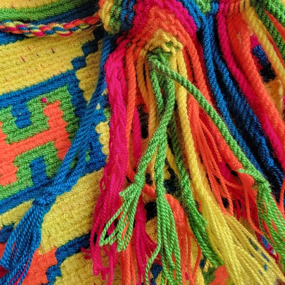 Wayuu Handmade Columbian Bucket Bag Multicolor - Picture 13 of 13